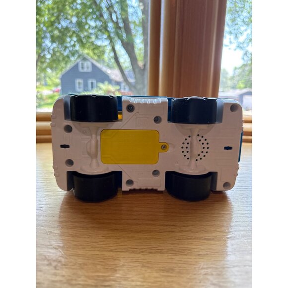 Fisher-Price Little People Recycling Truck & Figure - Picture 4 of 7